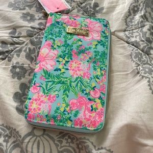 Lilly Pulitzer cell phone wallet